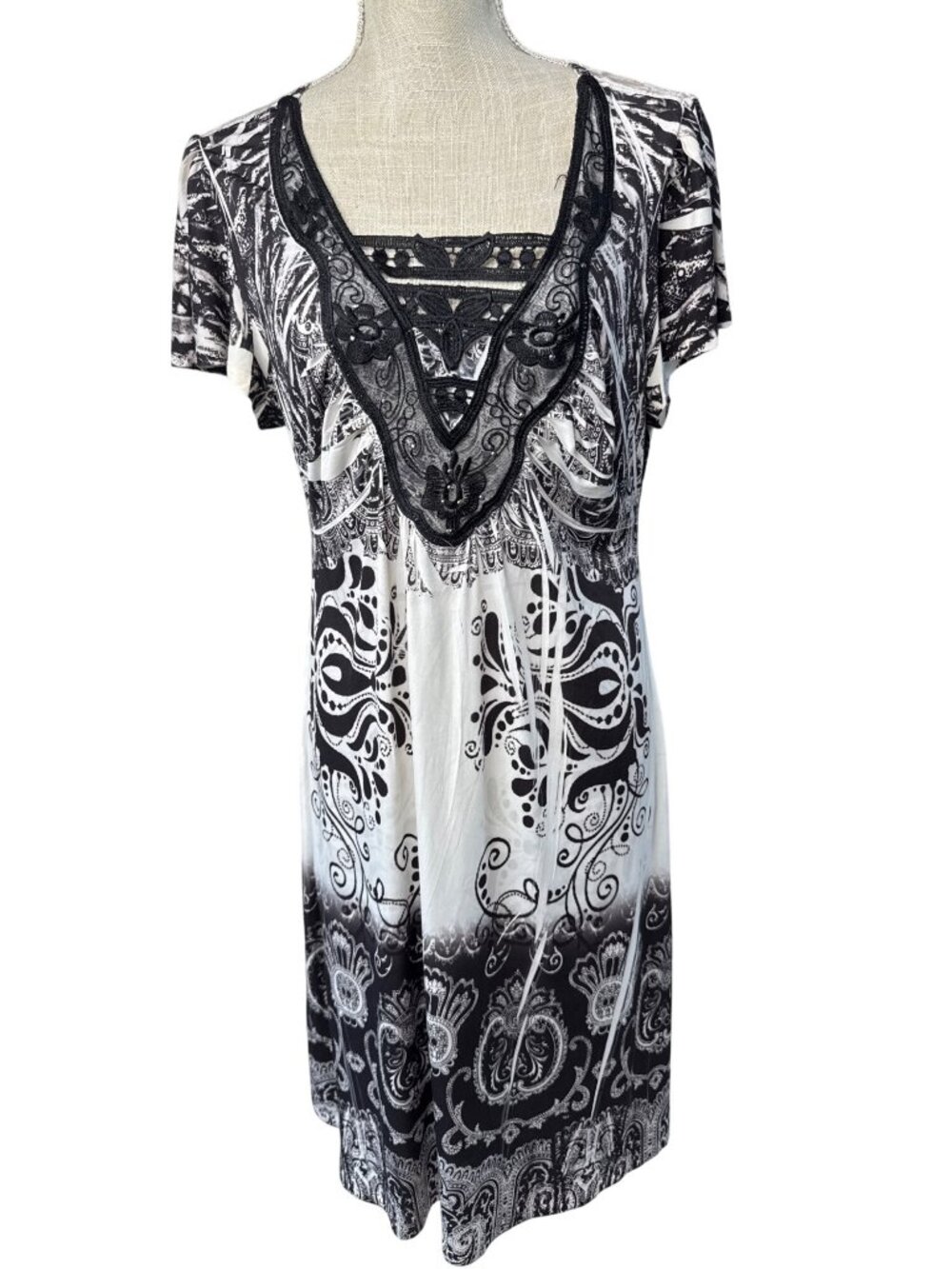 Black & White Short-Sleeve Tunic Dress With Lace & Paisley Details Size XL